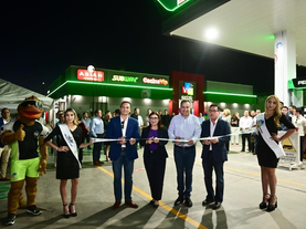 Con una inversión de 155 millones de pesos se apertura tienda de conveniencia y lavado de autos