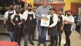 Reconoce Toño Astiazarán con distintivo a ganadores de mejor taco al pastor de Taco Fest