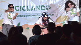 Presentan función de teatro "De la Bici al Escenario" del programa Biciclando