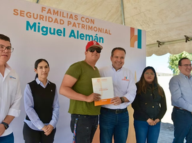Asegura Toño Astiazarán patrimonio a 45 familias del Poblado Miguel Alemán