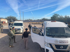 Marina implementó acciones de ayuda humanitaria a personas migrantes en inmediaciones de Guaymas, Sonora