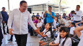 Gobernador Durazo respalda economía familiar con uniformes escolares gratuitos a más de 440 mil alumnos