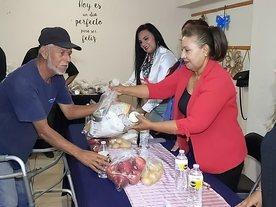 Entrega DIF municipal apoyo alimentario a personas con discapacidad
