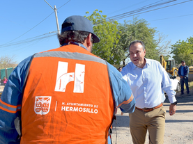 Evalúa Toño Astiazarán innovador tratamiento para disminuir el polvo al norponiente de Hermosillo