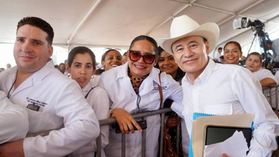 Cumple Gobernador Durazo a trabajadores de la salud; avanza solución a demandas laborales