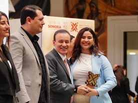 Gobernador Durazo premia con 100 mil pesos a ganadores del Premio Estatal de la Juventud 2024