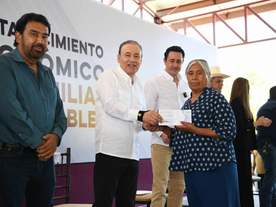Cumple Gobernador Durazo a población del sur con becas a estudiantes y apoyos para familias vulnerables