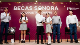 Más de medio millón de estudiantes recibirán una beca en Sonora: Durazo