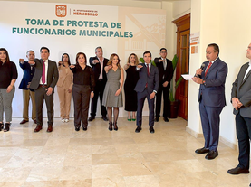 Toma protesta Antonio Astiazarán a servidores públicos en nuevas áreas municipales