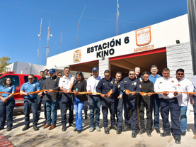 Equipa Toño Astiazarán con paneles solares comandancias del Poblado Miguel Alemán y Kino y entrega instalaciones para bomberos