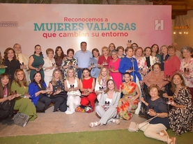 Reconocen Toño Astiazarán y Patty Ruibal a “Mujeres Valiosas que Cambian su Entorno”