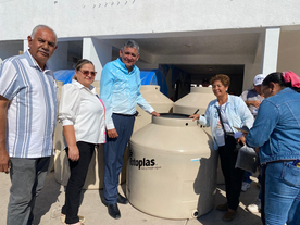 Alcalde Luis Fuentes Aguilar entrega material subsidiado de la Congregación ‘Mariana Trinitaria’ a familias empalmenses