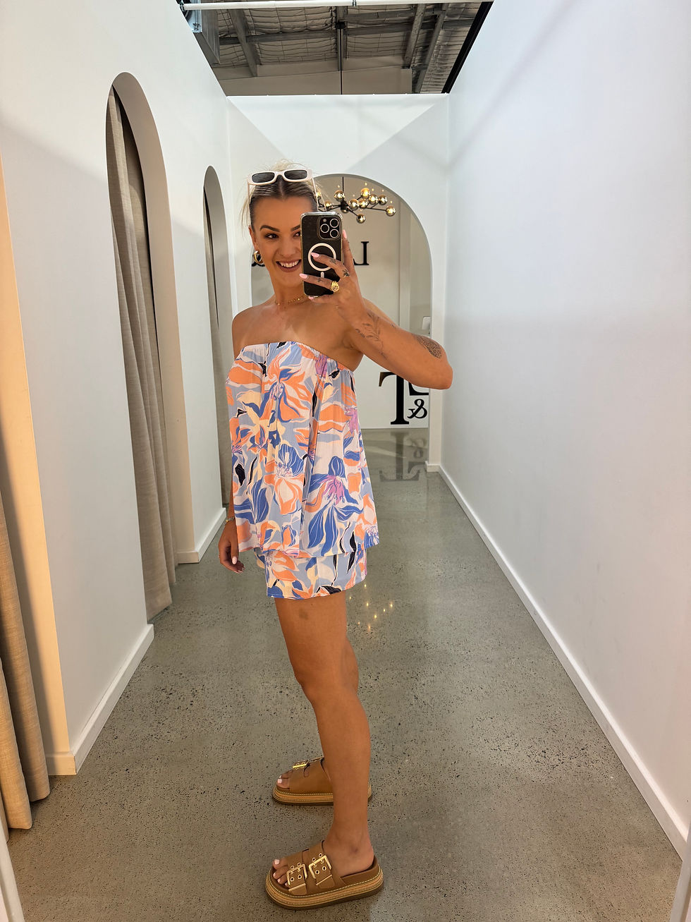 Thumbnail: BY FRANKIE / FLORAL STRAPLESS SHORTS / 739-16