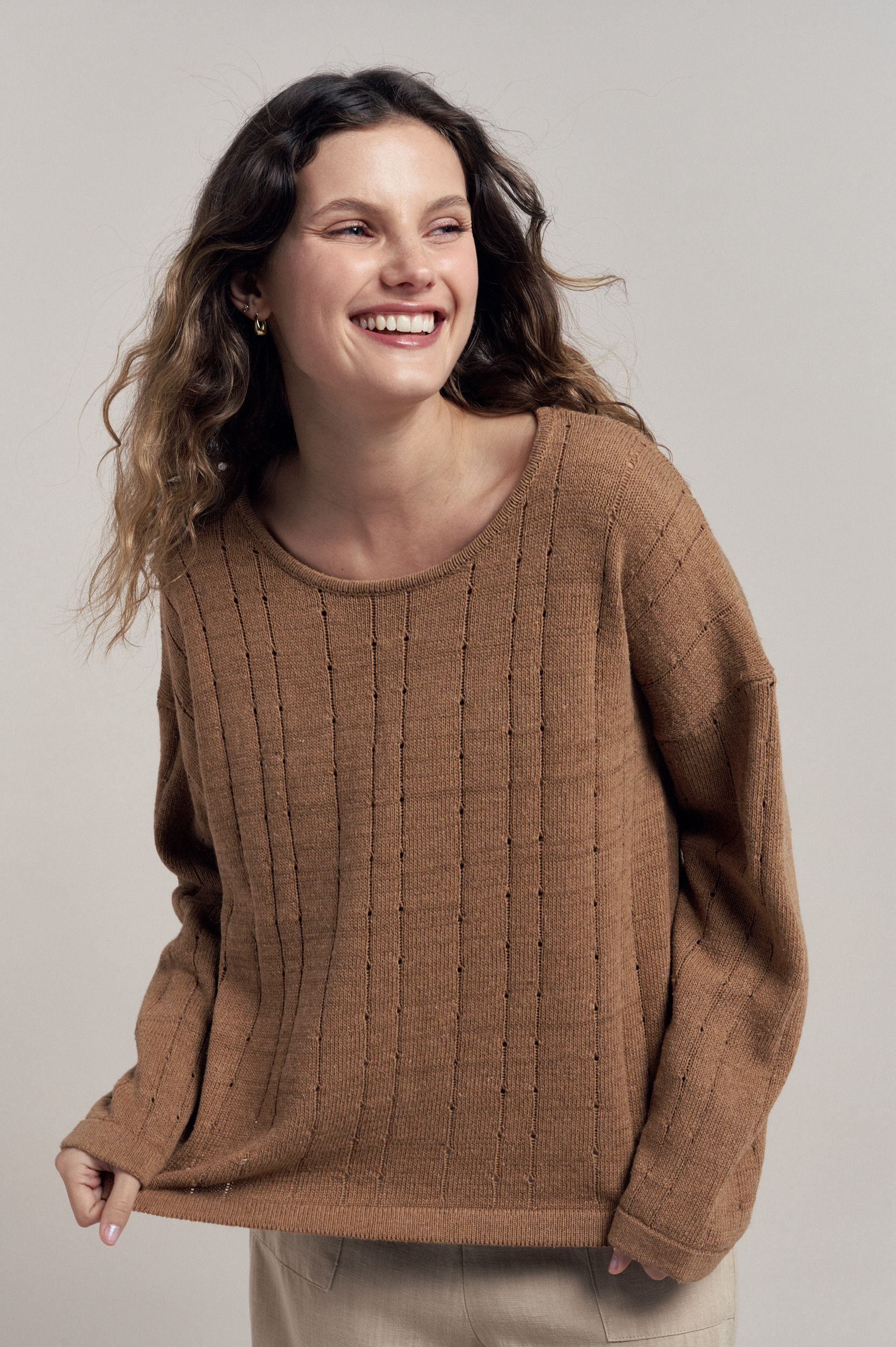 LITTLE LIES / MIA SWEATER / CHOCOLATE / K24121805