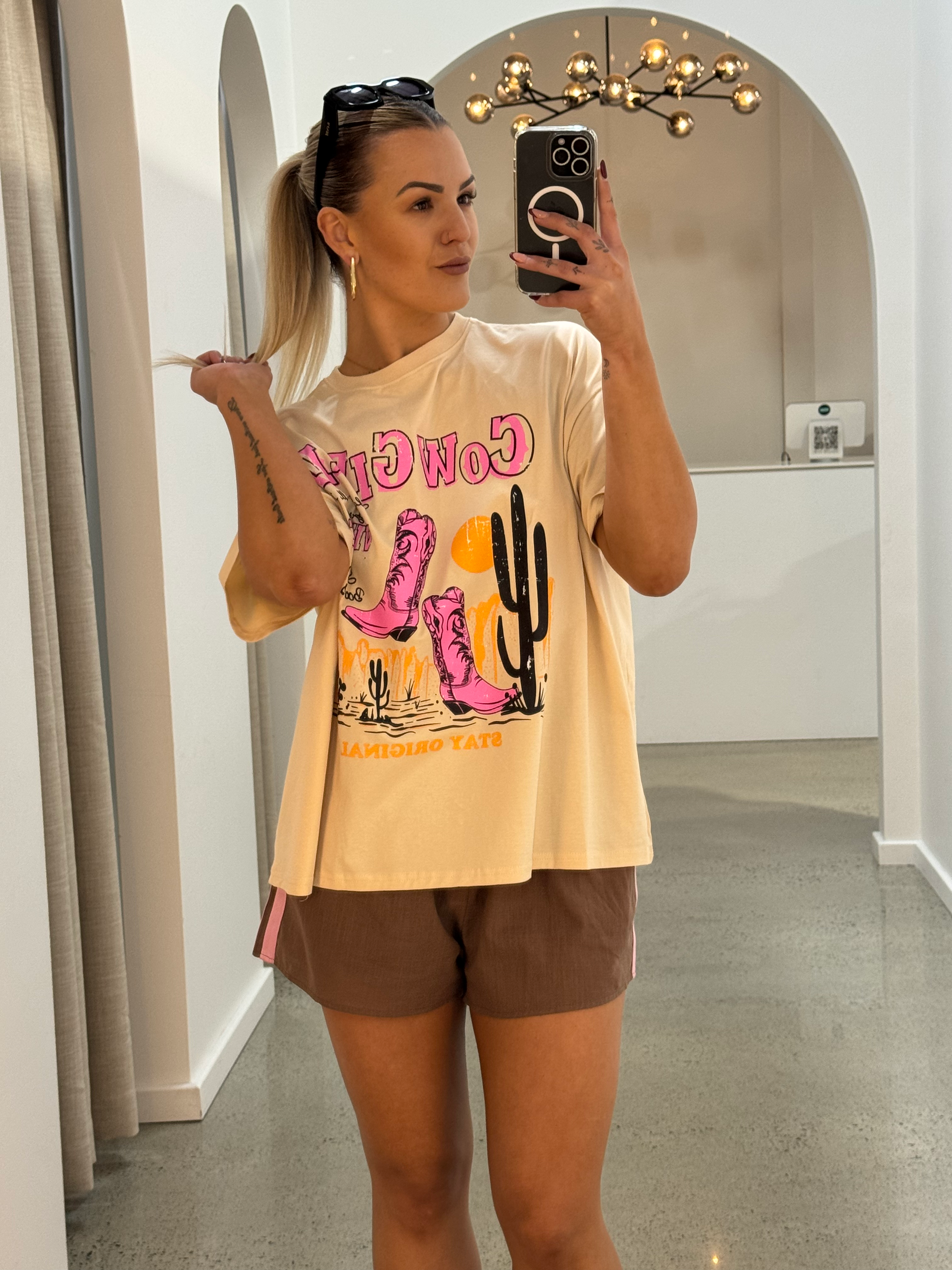 BY FRANKIE / COWGIRL VIBES TEE / 499-1