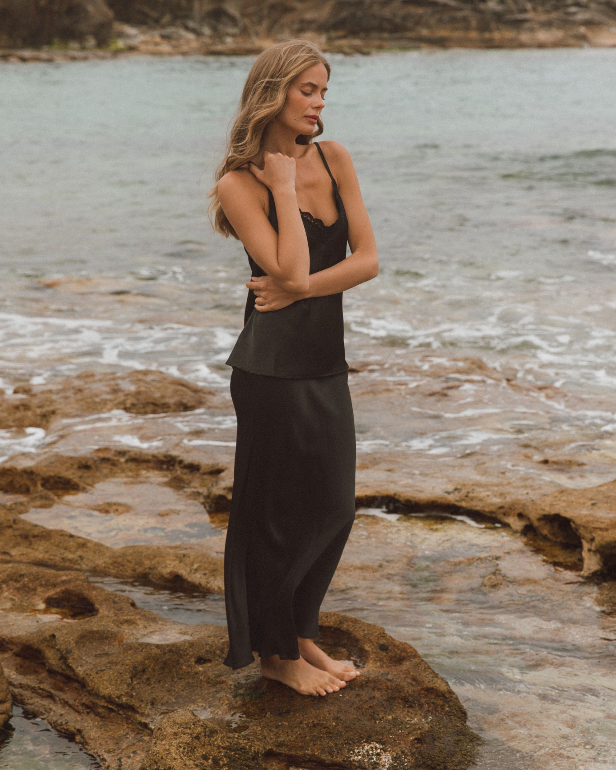 EBBY & I / CHANTILLY TOP / VV11584