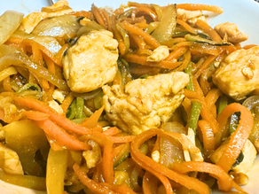 דג סלמון מוקפץ עם ירקות