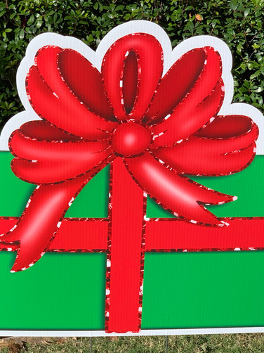 GREEN RED GIFT BOX