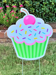 WHITE CUPCAKE