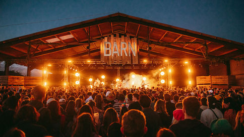Barn on the Farm Festival large crowd watching a band on the main stage