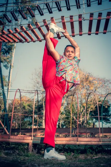 Templar martial artist Narindra showcasing martial arts acrobatics figure