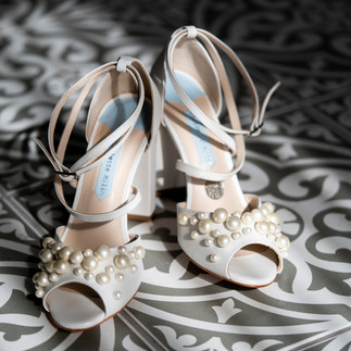 Bride's wedding shoes