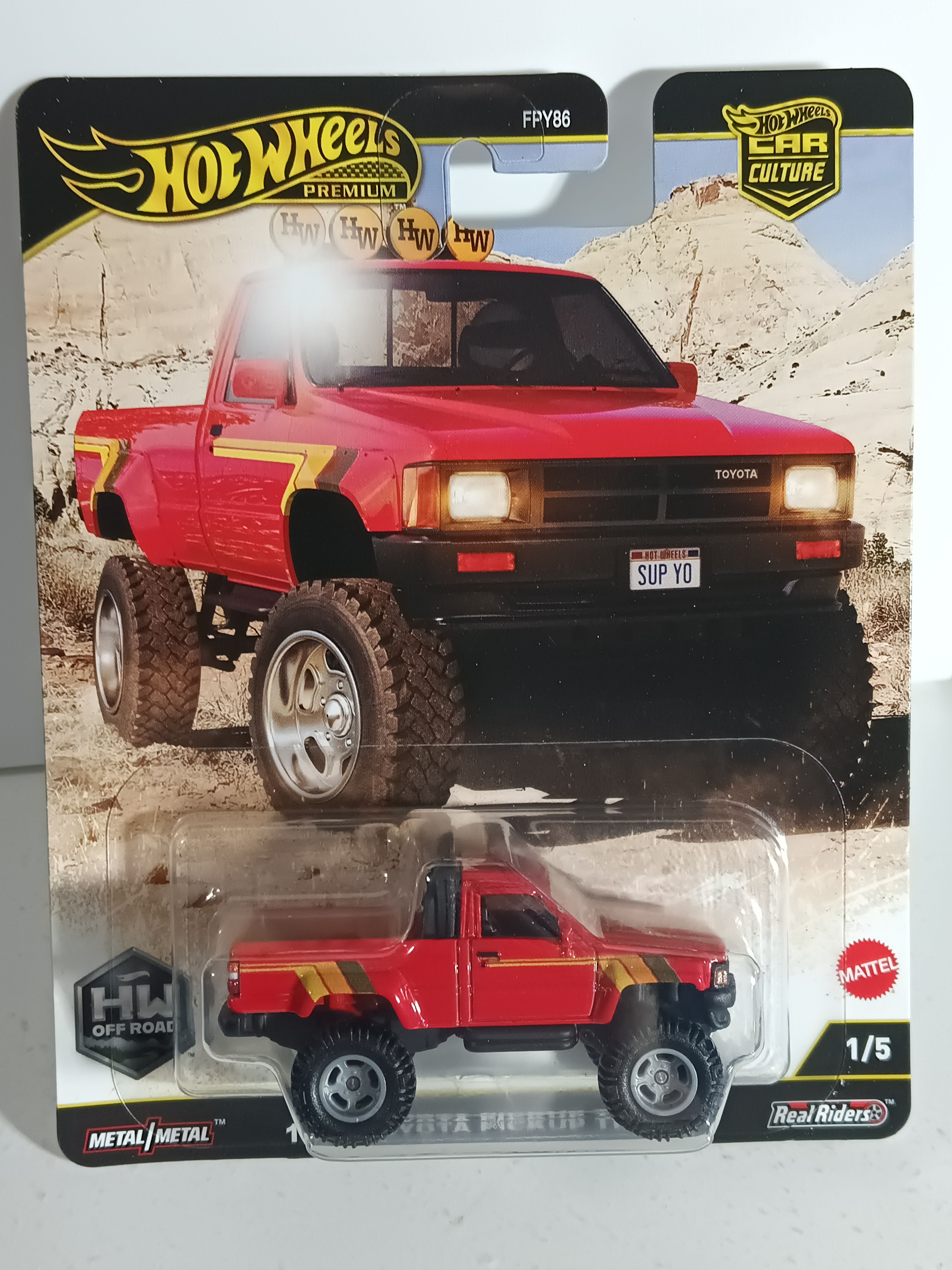 Hot Wheels JBK73 Off Road Series #1 1987 Toyota Pickup truck