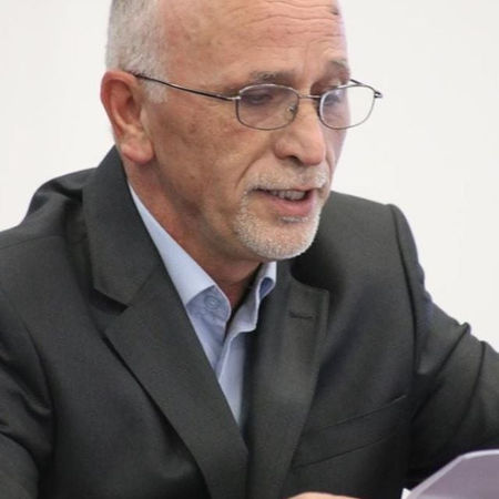 PROZË E MBRUJTUR ME POEZI