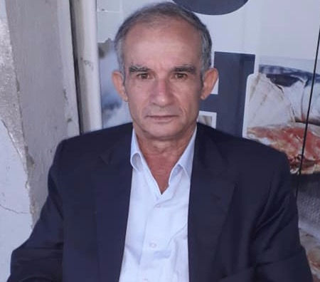 .." Vajza dhe Karafilat e kuq ne jeten e saj..."!!!