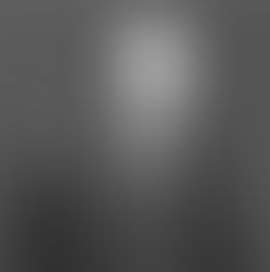 DJE I JANË PUTHUR NË BUZË