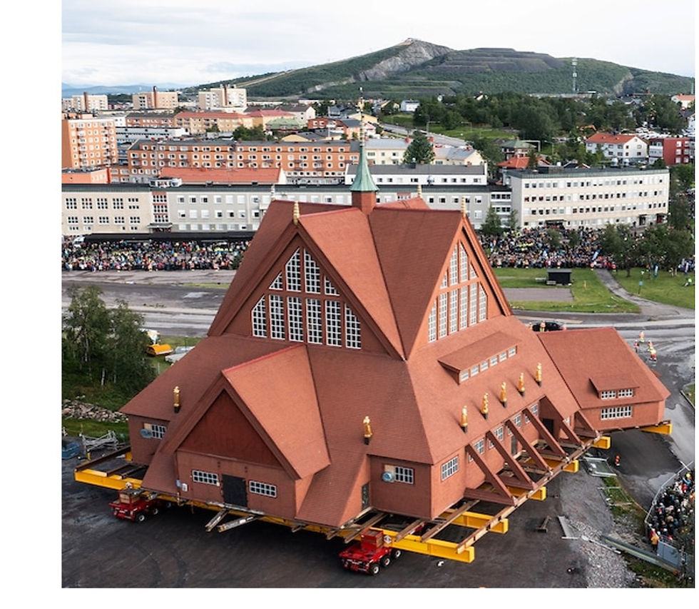 Kisha e Kirunës në vendin e ri, pasi “udhëtoi” pesë (5) kilometra