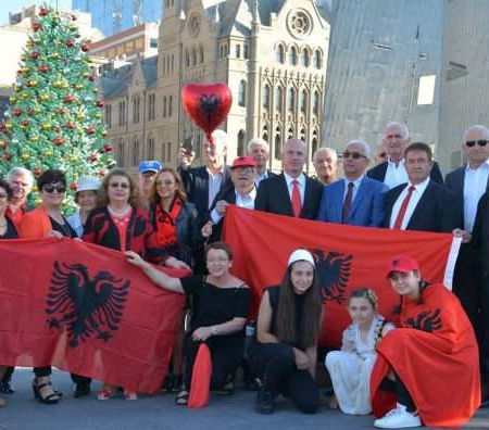 Diaspora në Australi kthen sytë nga origjina