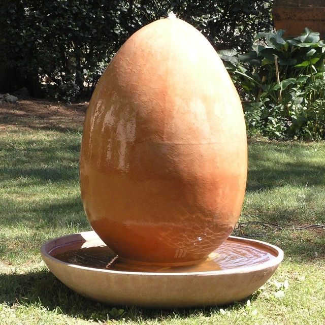 Miniatura: Terakotová Fontána ve tvaru Vejce