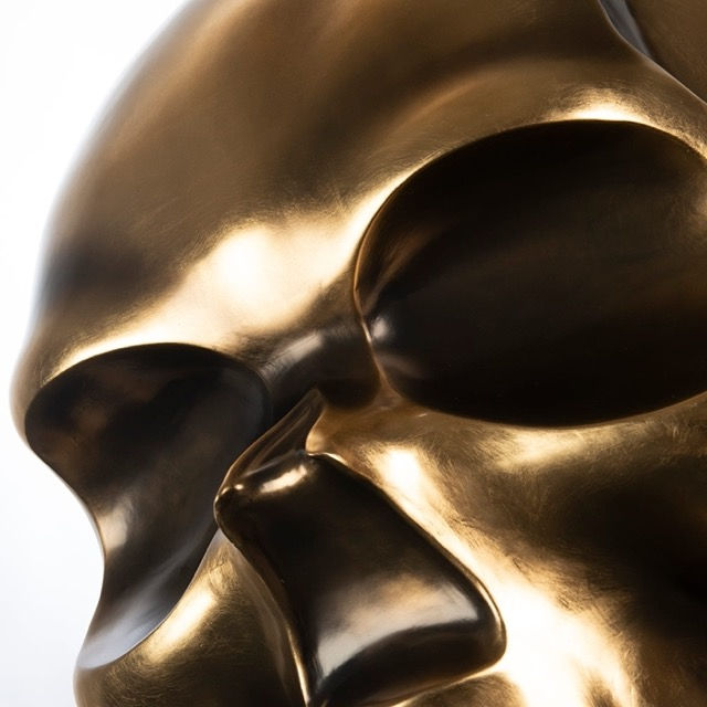 Thumbnail: Golden Skull Sculpture