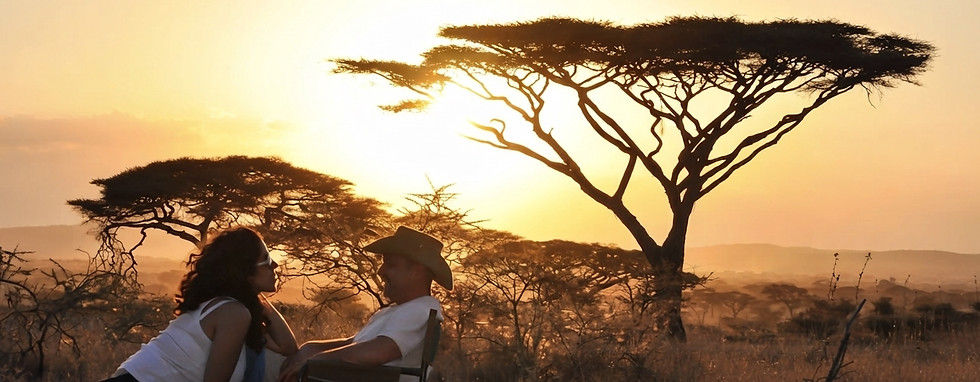 honeymoon-safari-sunset-romantic-couple