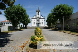 Frontaria da Igreja Porquial de Antas-Foto de Alda Viana.jpg