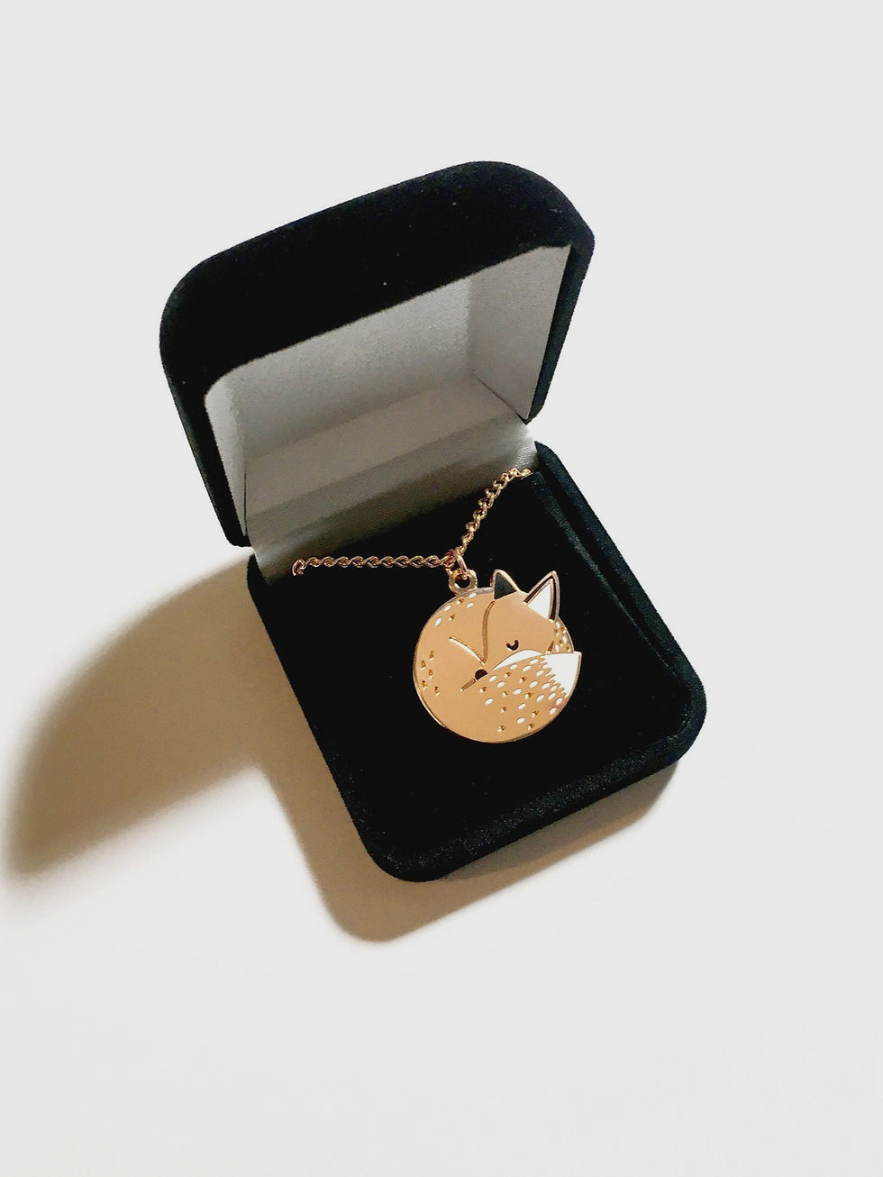 Miniaturbild: Enamel Necklace „Sleeping Fox“