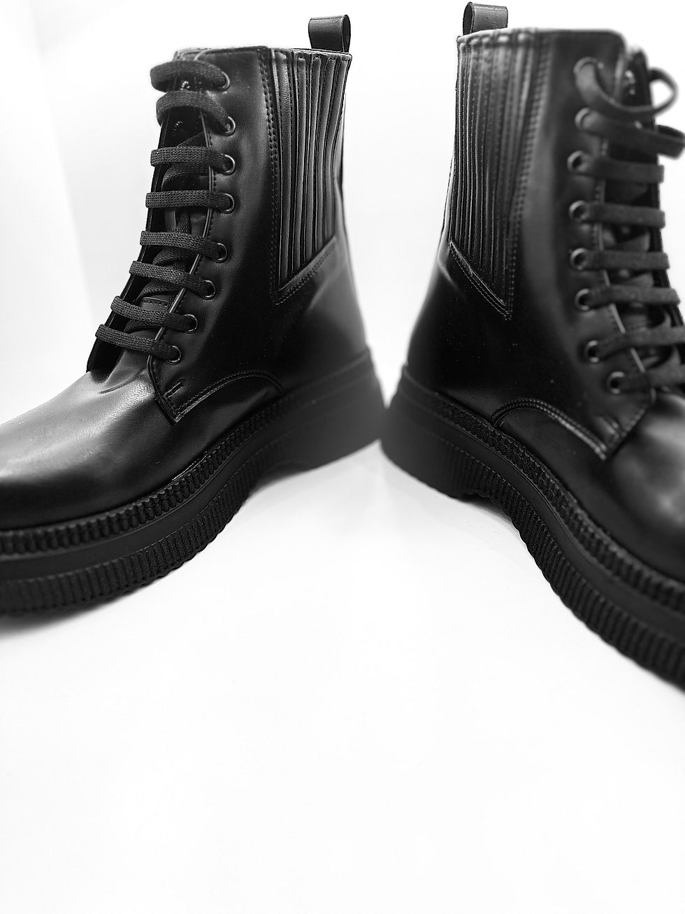 Küçük resim: Nirvana  Yandan Lastik Detaylı Siyah Bot