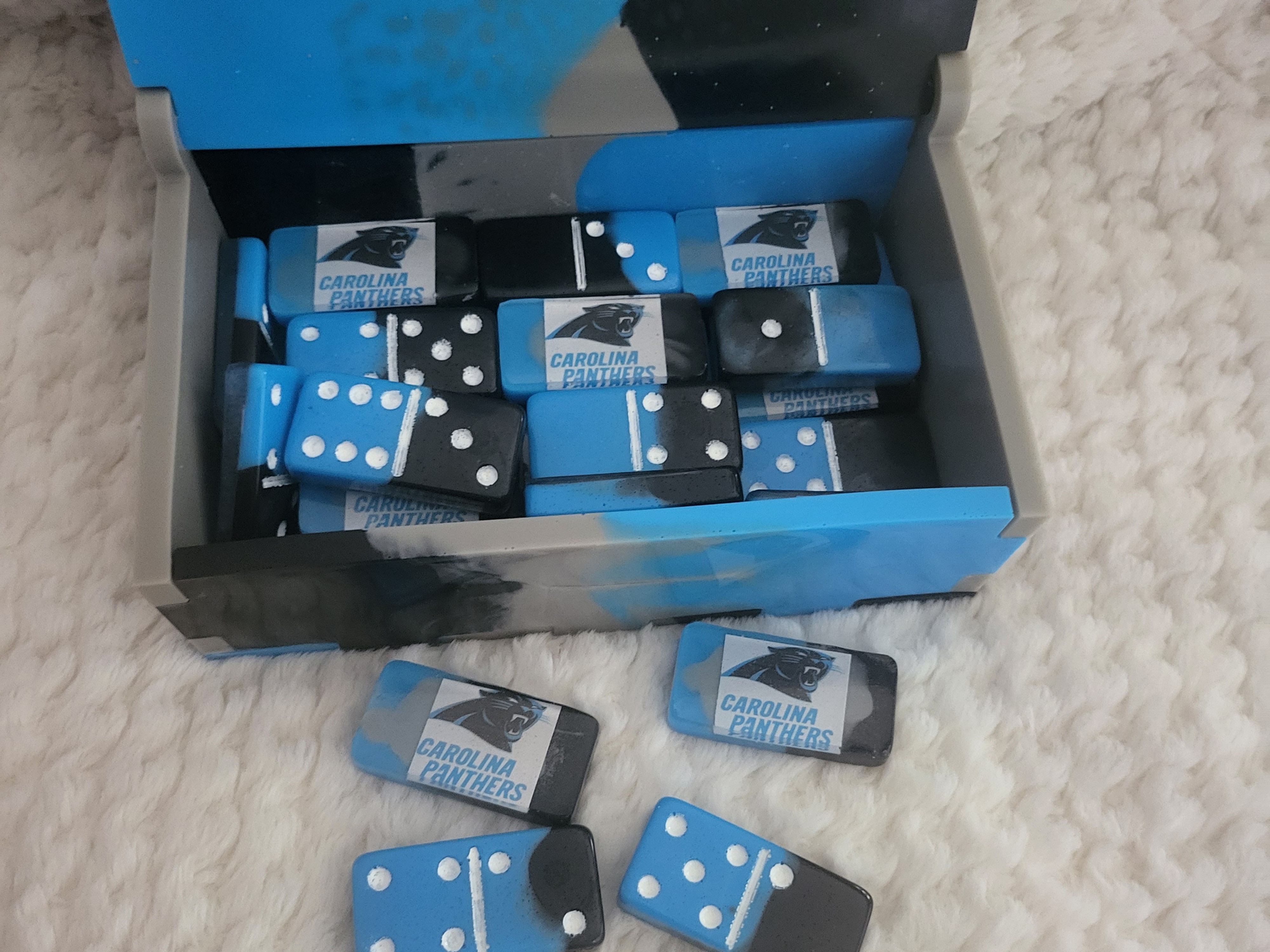 Double 6 dominoes with acrylic resin box