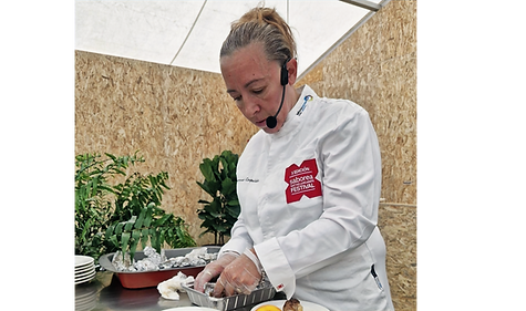 Italian chef Susanna Crepaldi preparing gourmet_edited_edited.png