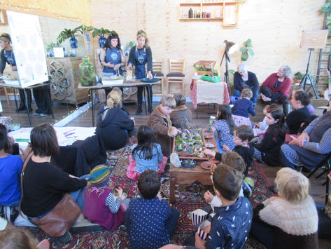 絵本の出版記念会へ