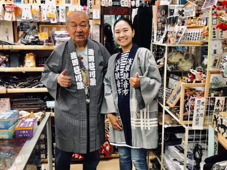 浅草扇子高久 奥さんとツーショットです!