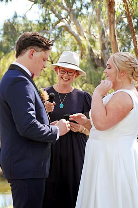 Love Michelle Boyd Celebrant marries a couple by the river.