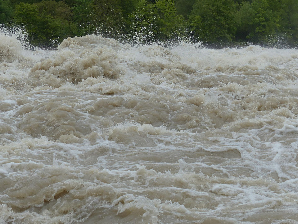 flood-123200_1920.jpg