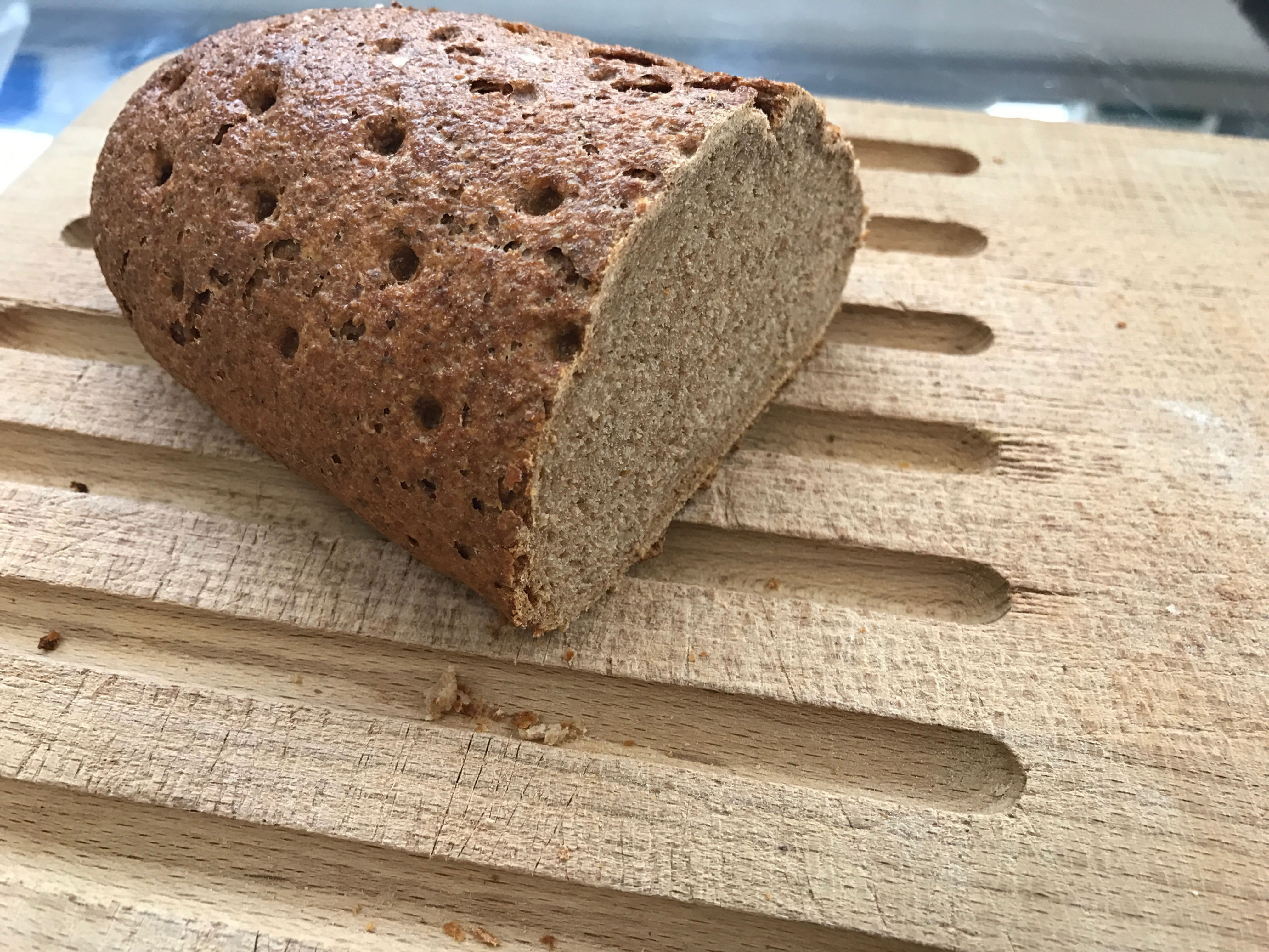 1-9-2　バウアンブロート ハーフ（農家のパン）