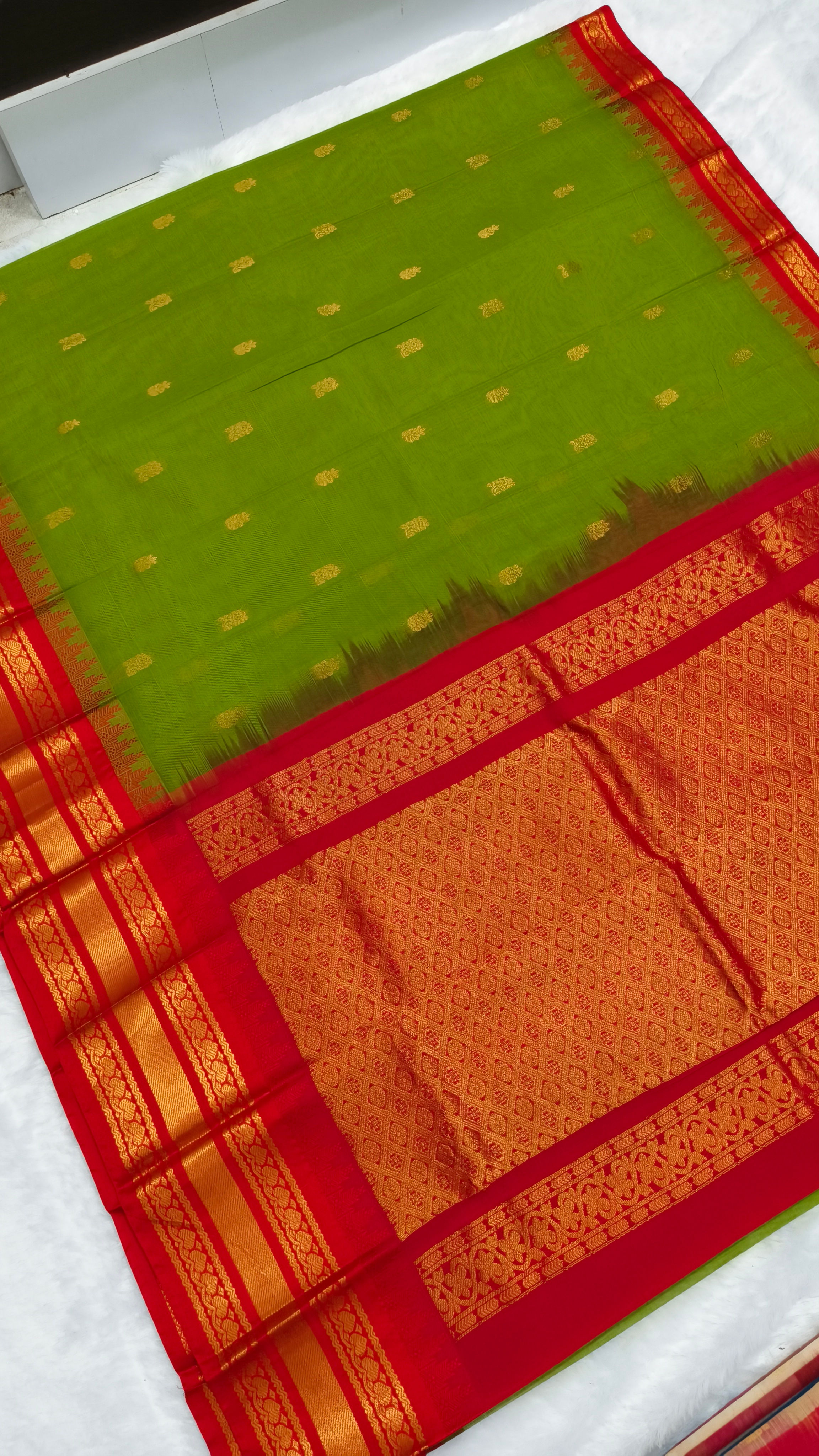 Gadwal Cotton Kanchi Border