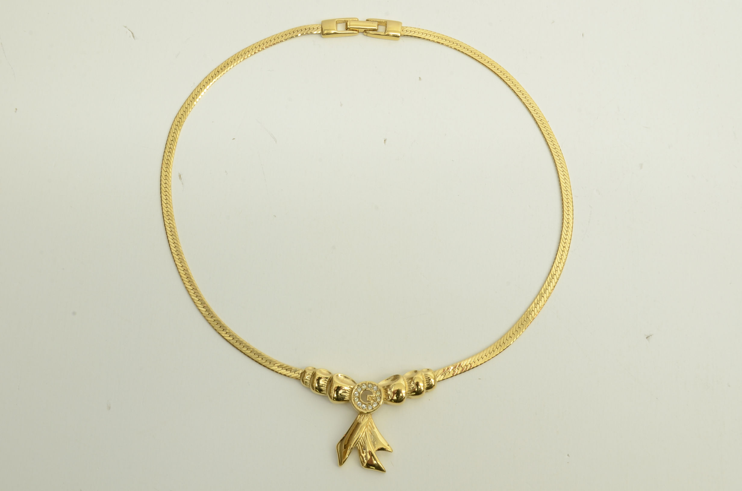 Authentic Givenchy GP Ribbon Necklace Rhinestone Logo G Emblem Chain Jewelry