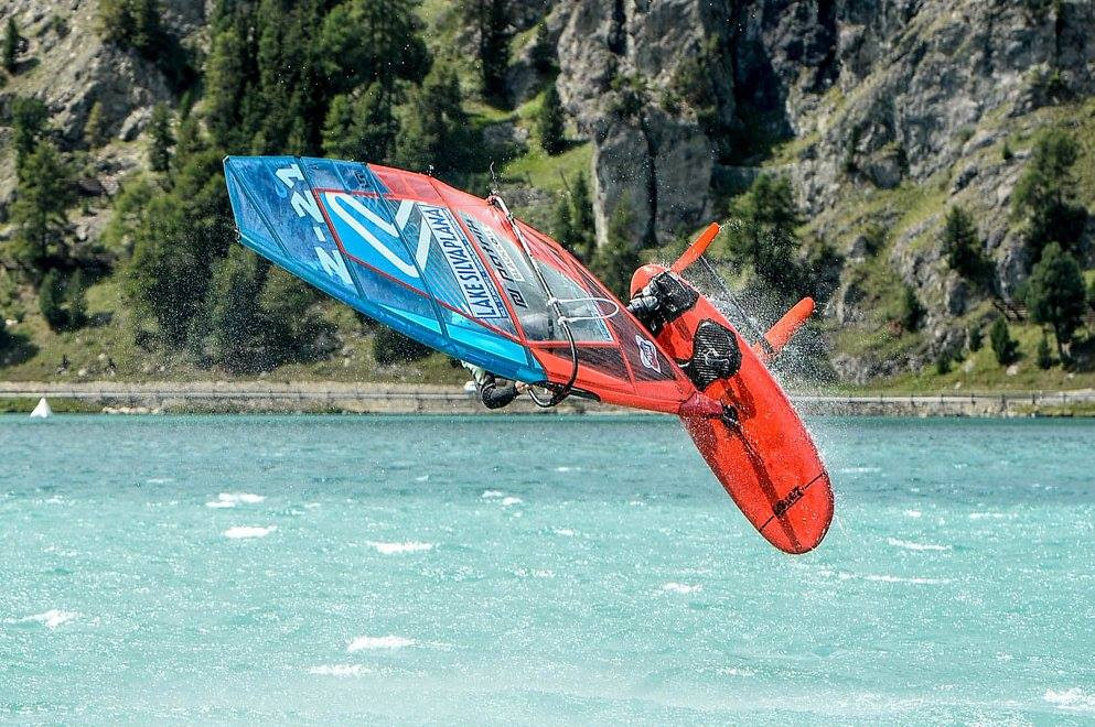 Balz Müller in a windfoil loop