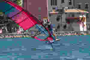 Windsurf foiling with Antoine Albeau