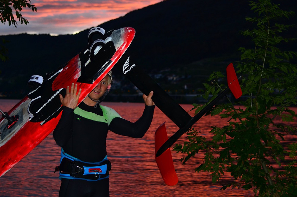 windfoil session by night